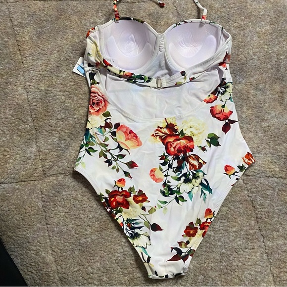 Cupshe - BNWT Bathing Suit - Picture 4 of 6